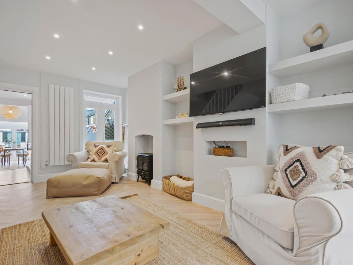 Pass The Keys 3 Bed Scandi Heaven Minutes From The Beach Вітстабл Екстер'єр фото