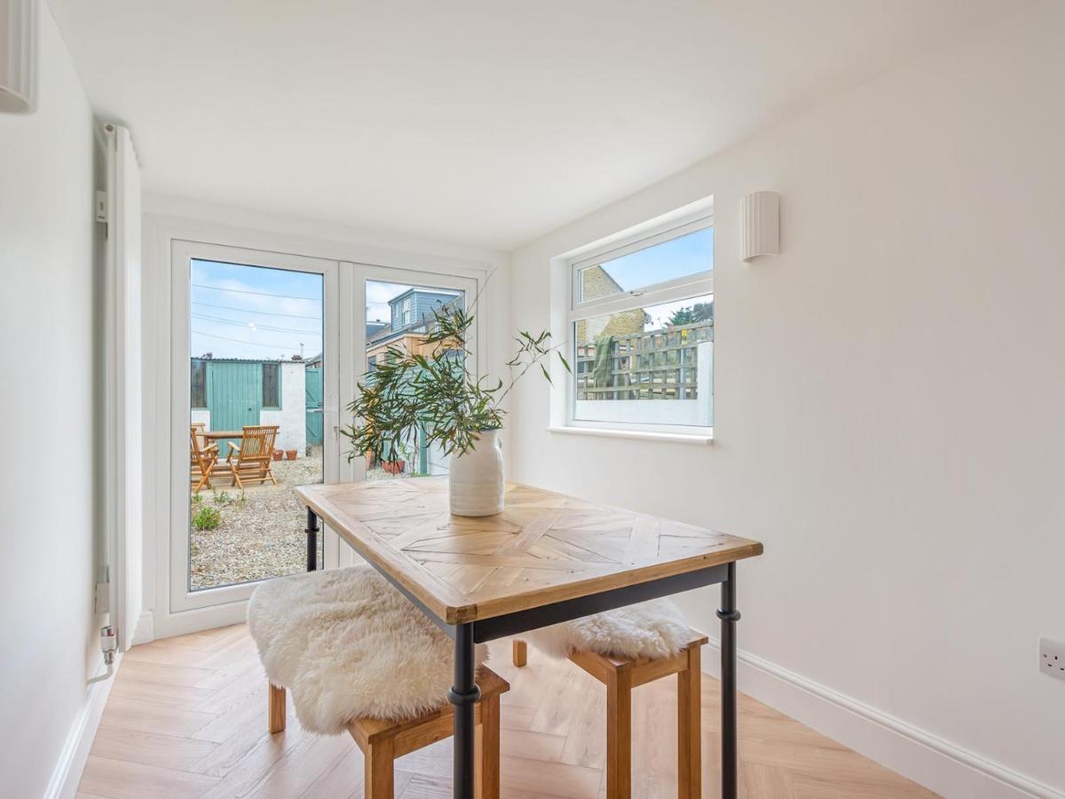 Pass The Keys 3 Bed Scandi Heaven Minutes From The Beach Вітстабл Екстер'єр фото